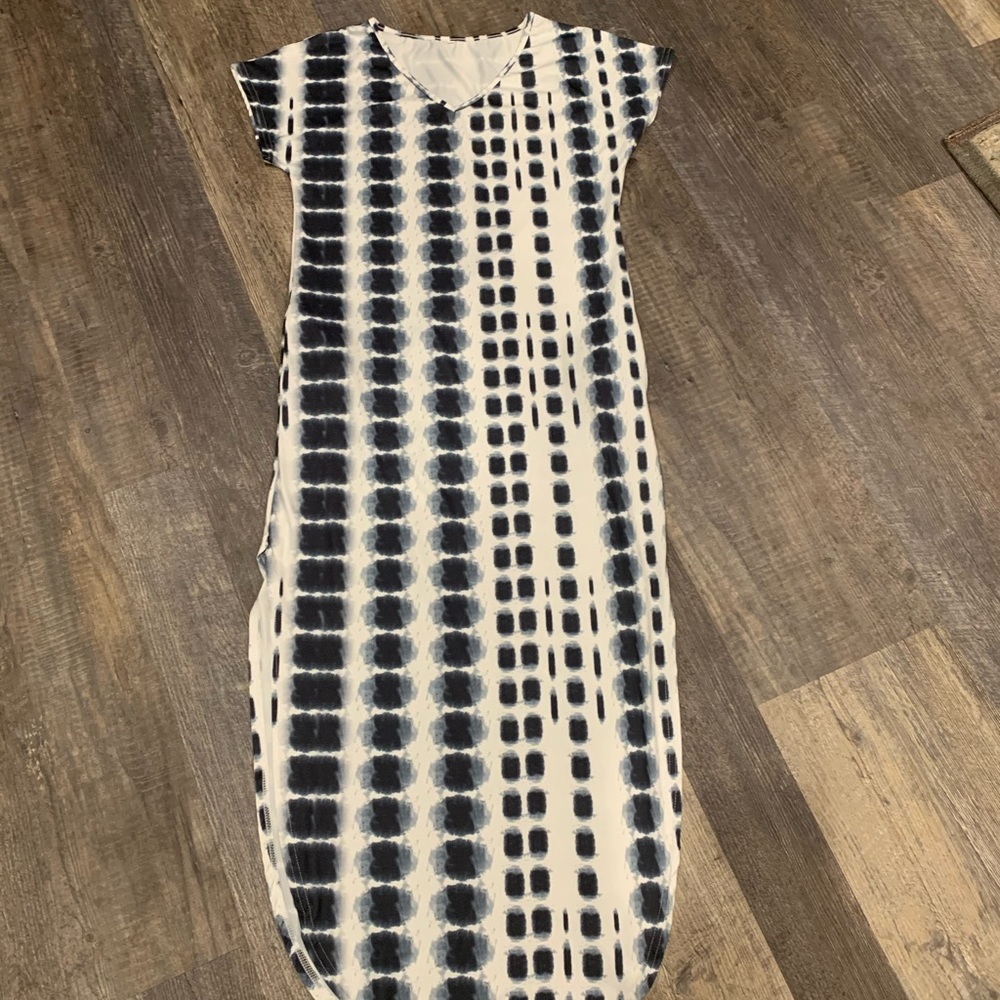 Maxi Dress with pockets.